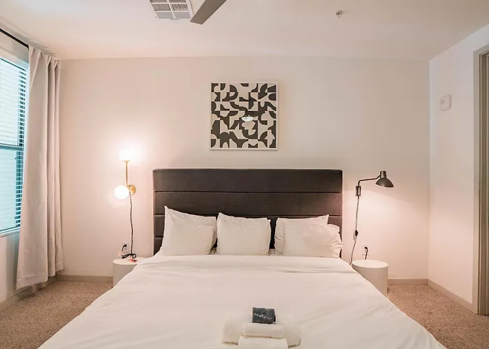 Boulevard Modern Roosevelt Row 2br Pool Gym 5 *