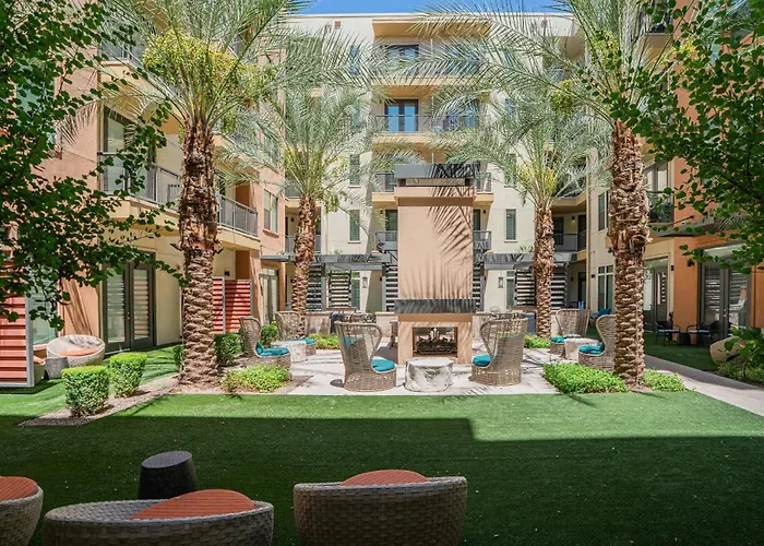 Apartment Boulevard Modern Roosevelt Row 2br Pool Gym 5 *