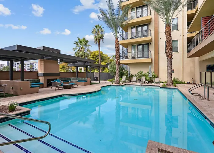 Boulevard Modern Roosevelt Row 2br Pool Gym 5 *