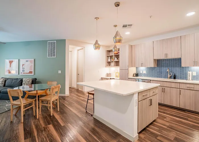 Boulevard Modern Roosevelt Row 2br Pool Gym 5 Phoenix