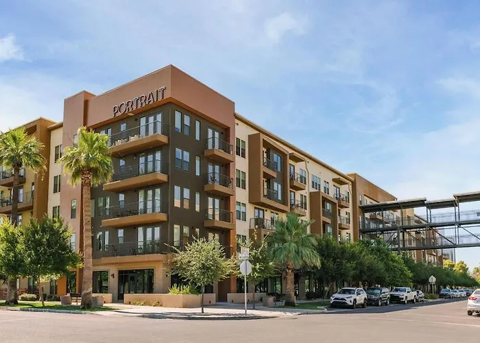 Apartment Boulevard Modern Roosevelt Row 2br Pool Gym 5