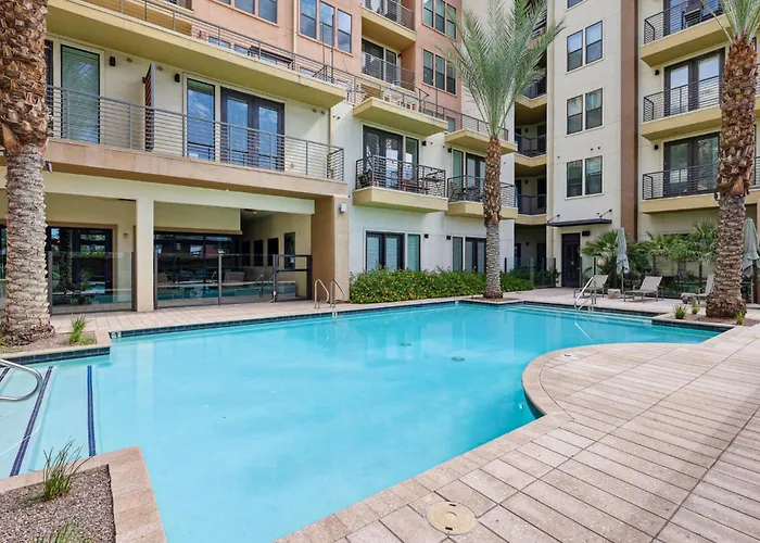 Apartment Boulevard Modern Roosevelt Row 2br Pool Gym 5 Phoenix